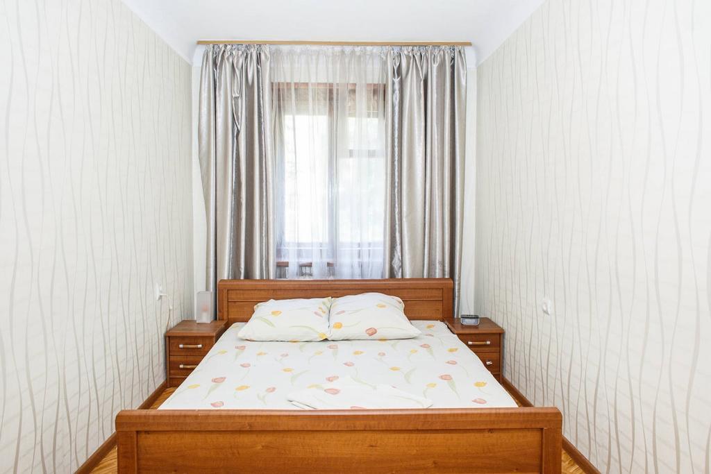 Apartment On Yatsenka Street Near Intourist Hotel Zaporizhia Exteriér fotografie